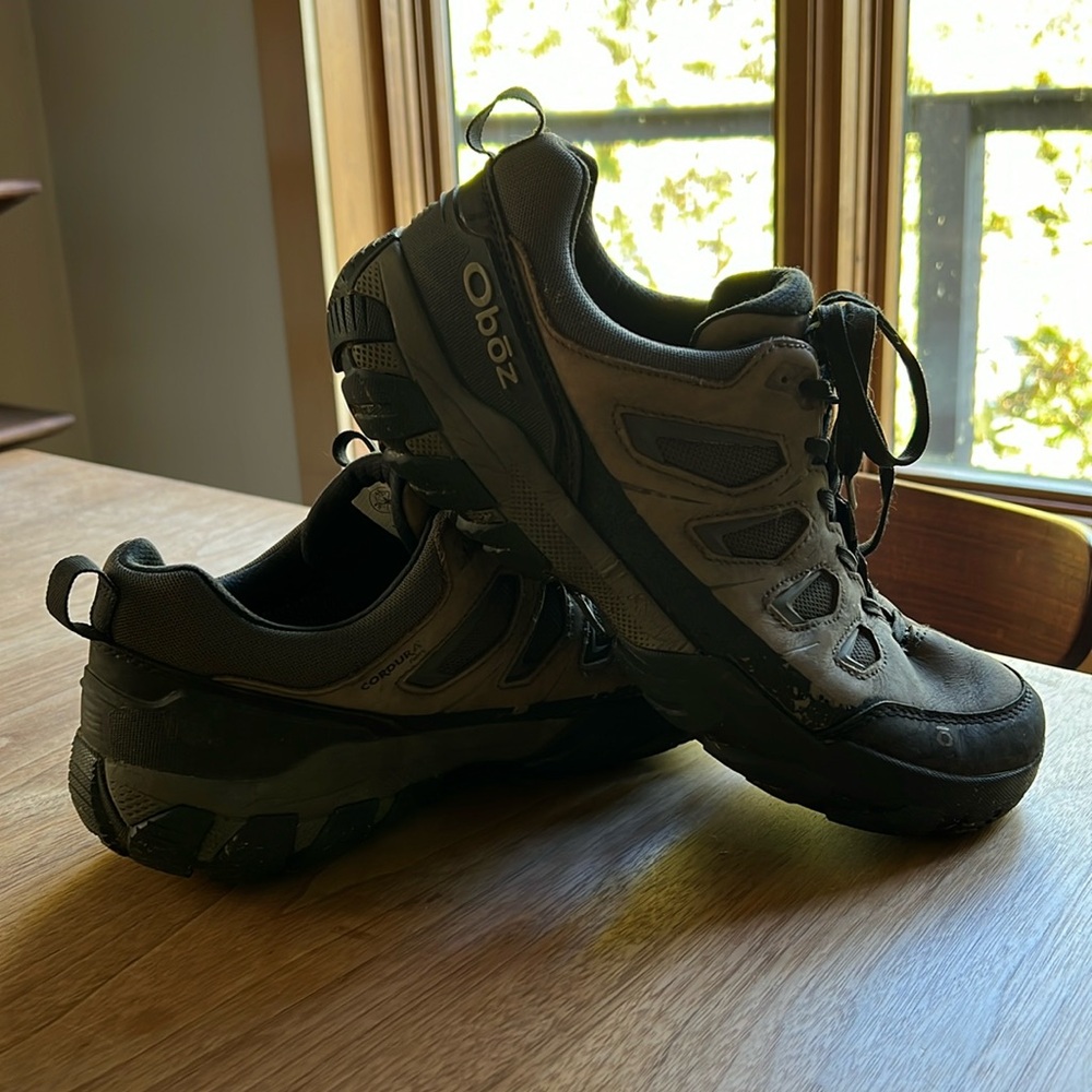 Oboz men’s 11.5 hiking shoes black grey